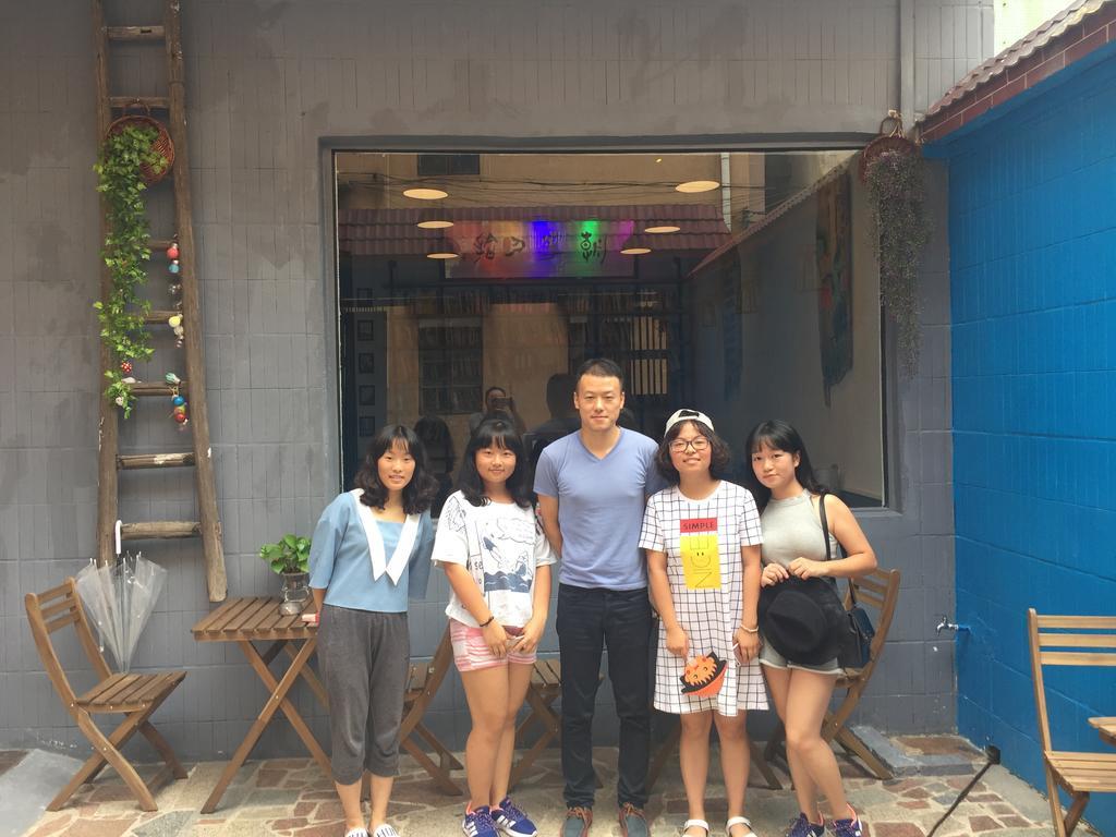 Zhaohuaxishi Youth Hostel Гуанчжоу Екстер'єр фото