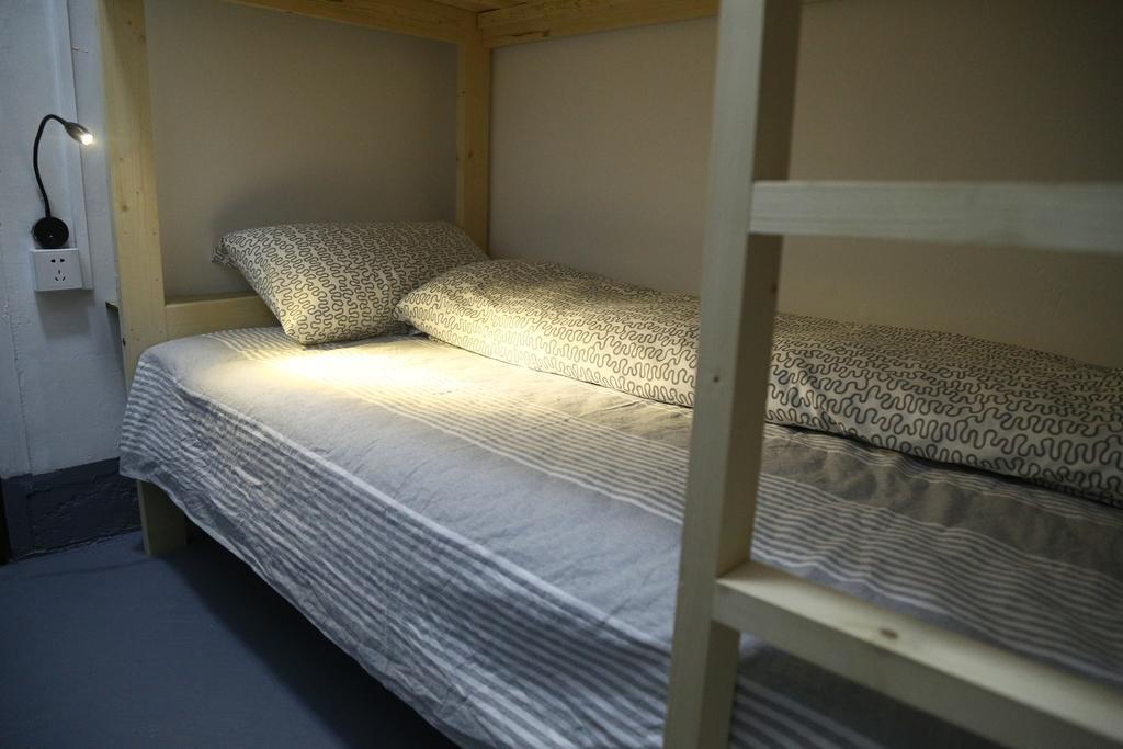 Zhaohuaxishi Youth Hostel Гуанчжоу Екстер'єр фото