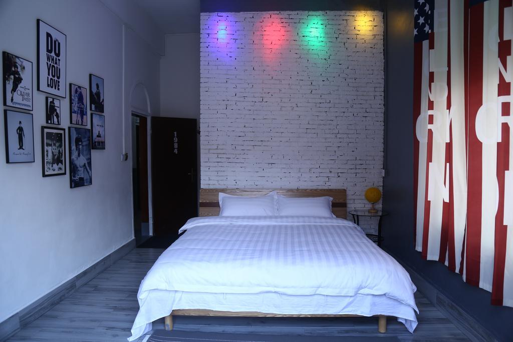 Zhaohuaxishi Youth Hostel Гуанчжоу Екстер'єр фото